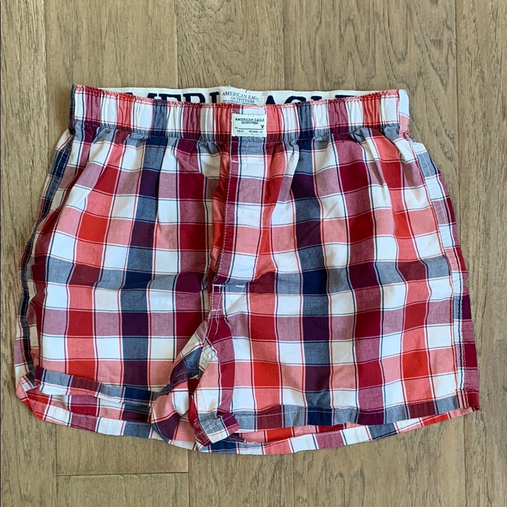 American Eagle Outfitters Men's Red and Blue Plaid Shorts Size Small